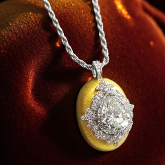 Mozanit Taşlı 22 Ayar Altın Kaplamali Tasarım Gümüş Kolye