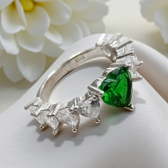 Zirkon Taşlı Altın Rodajlı Gümüş Kalp Yüzük