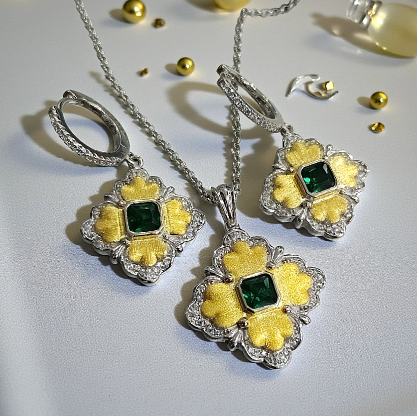 Zümrüt Taşlı Altin Rodajlı İthal Gümüş Set