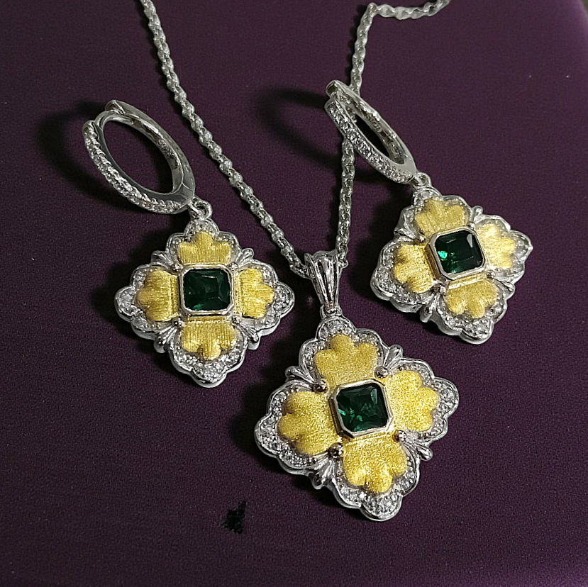 Zümrüt Taşlı Altin Rodajlı İthal Gümüş Set