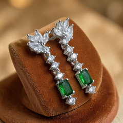 Swarovski Bagety Taşlı Altın Rodajlı Gümüş Küpe