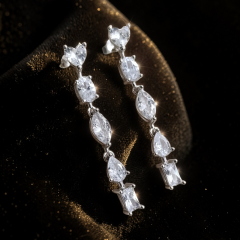 Swarovski Taşlı Altın Rodajlı Gümüş Küpe