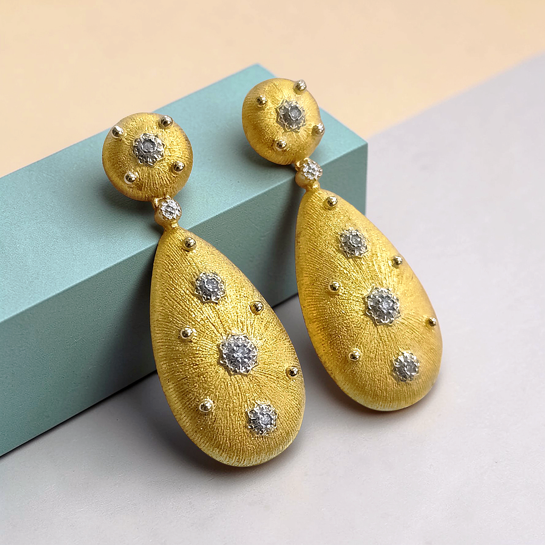 Swarovski Taşlı, Altın Kaplamalı İthal Tasarım Gümüş Küpe