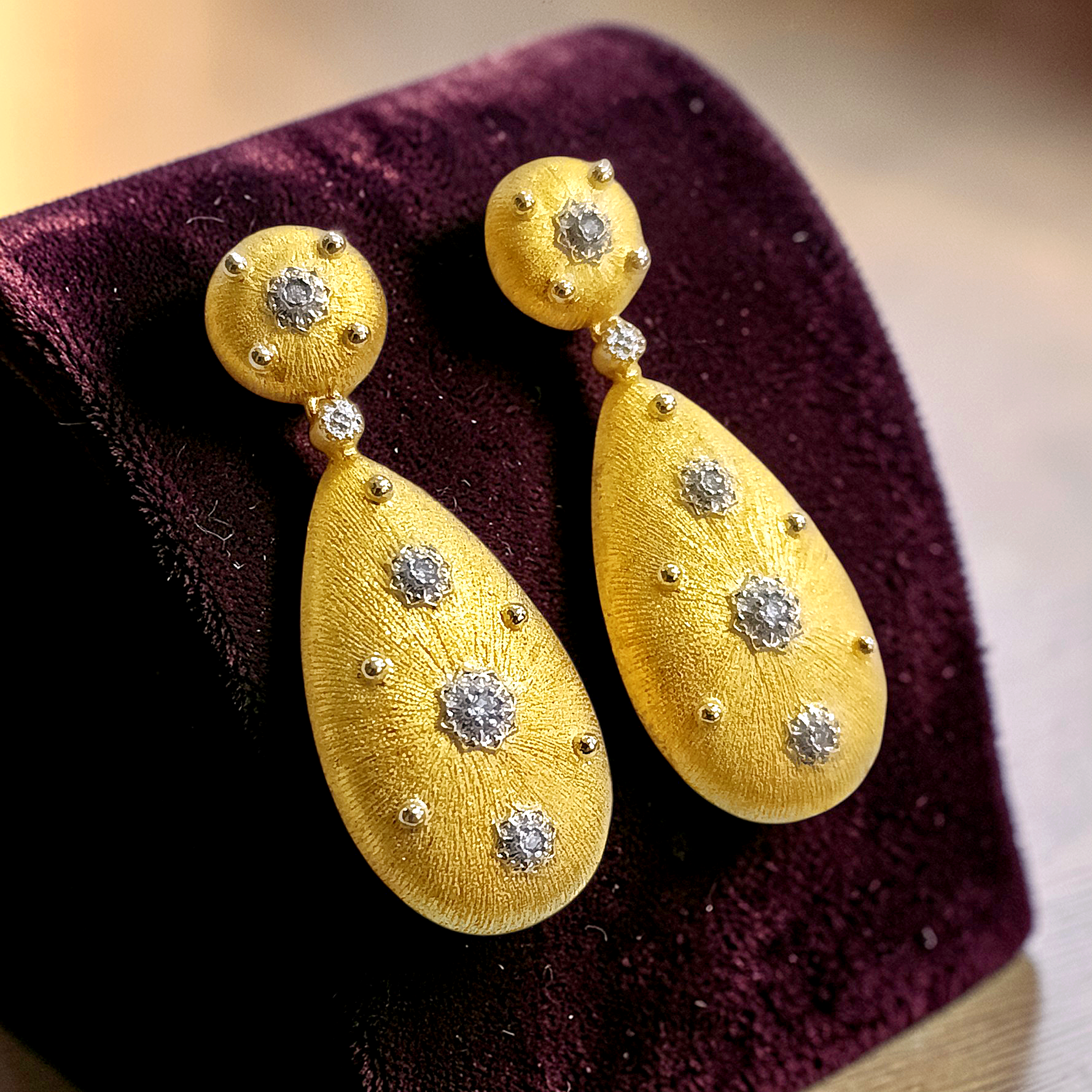 Swarovski Taşlı, Altın Kaplamalı İthal Tasarım Gümüş Küpe