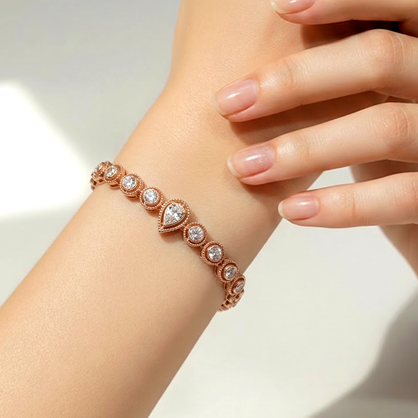 Damla Model Rose Altın kaplamalı Gümüş Bileklik