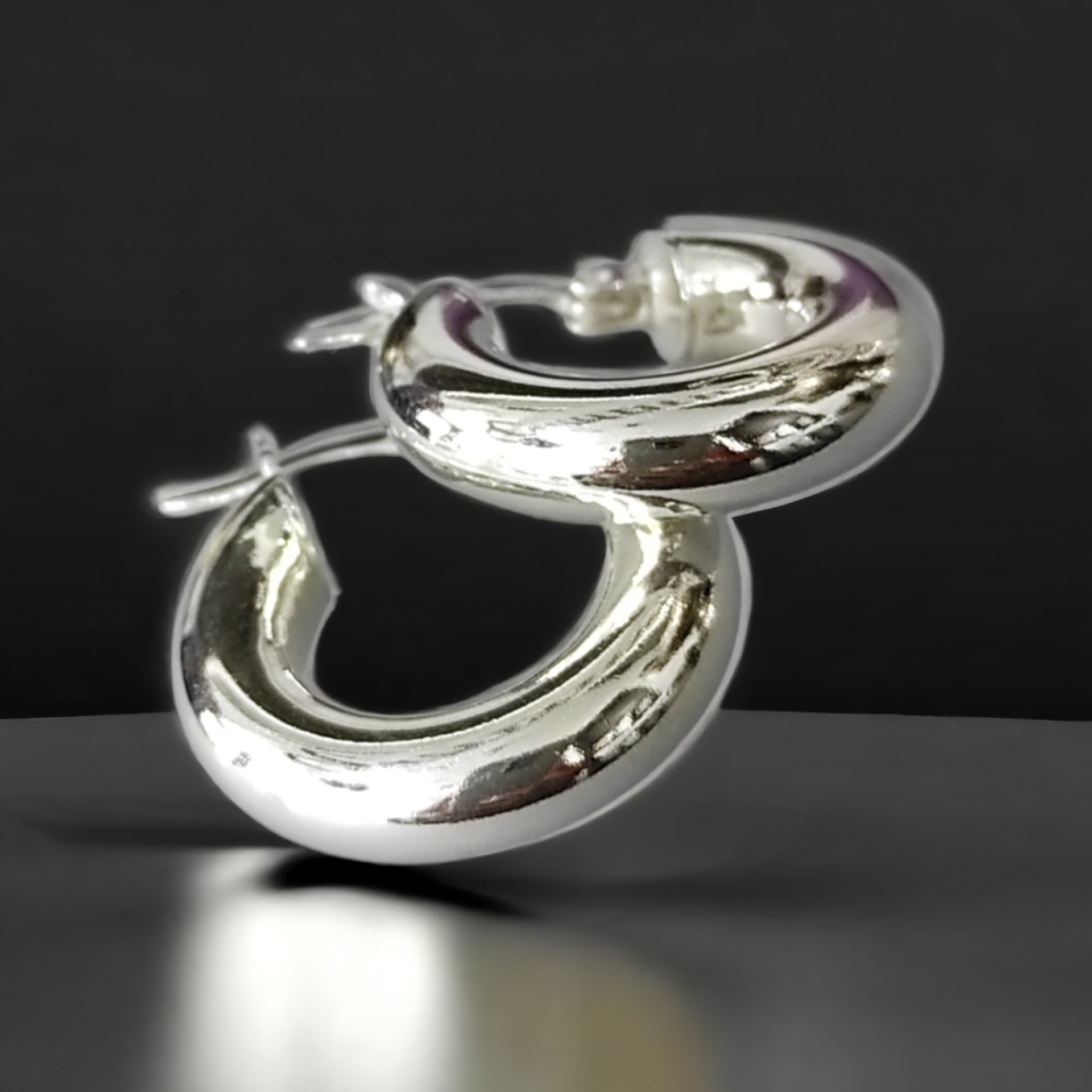 Bombeli Gümüş Halka Küpe