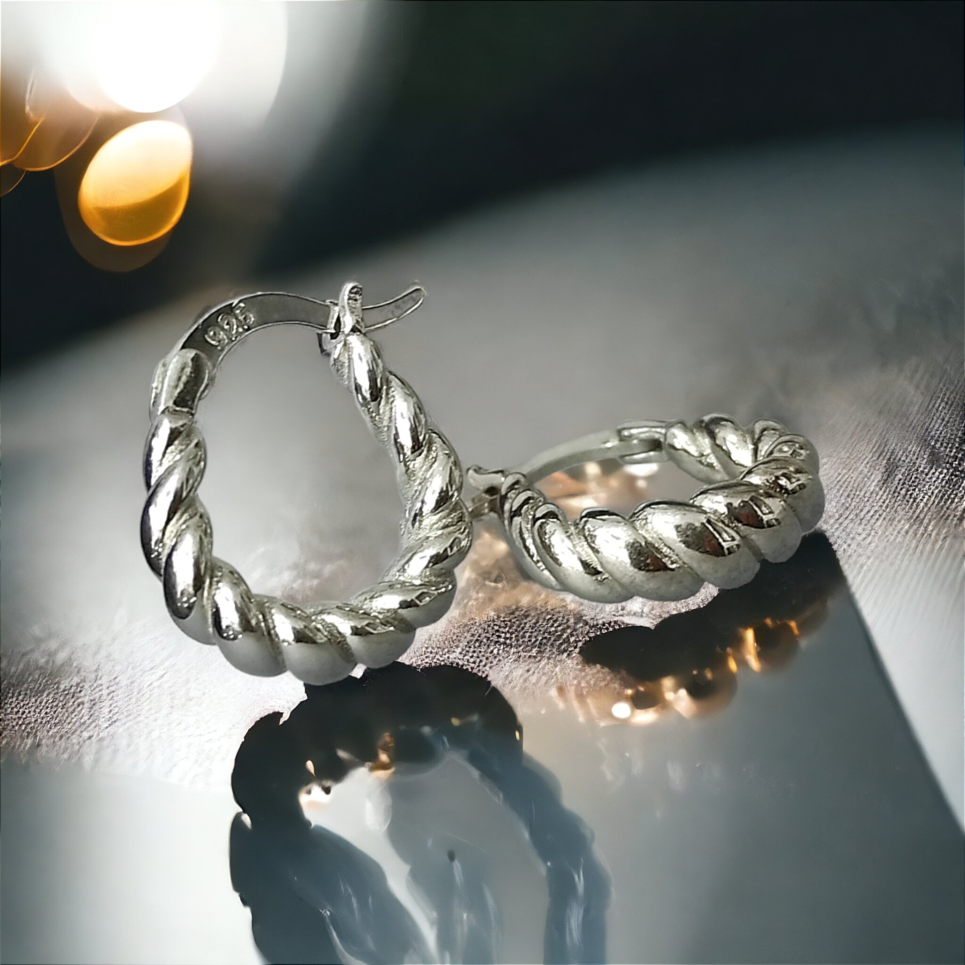 Burgu Model Gümüş Halka Küpe