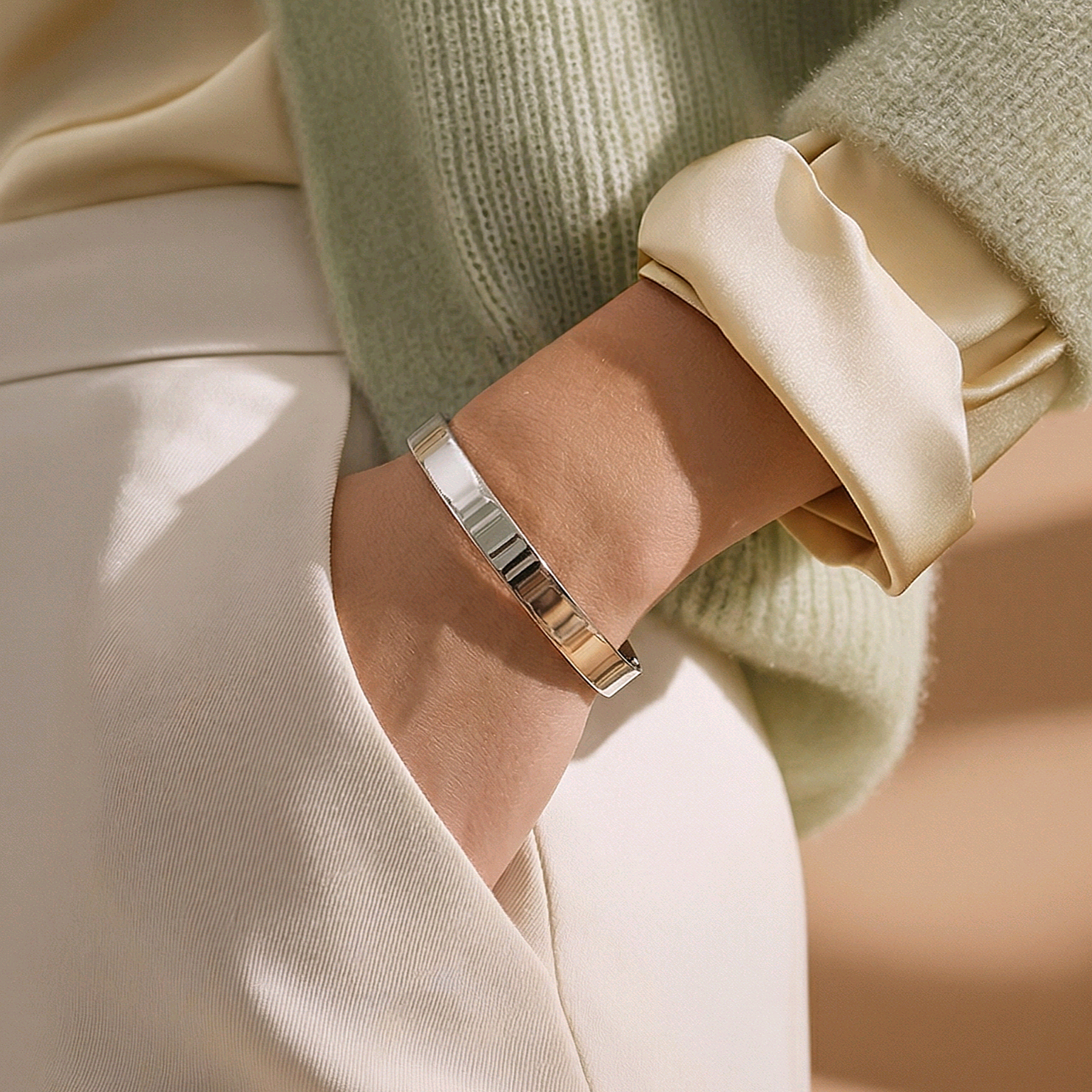 Cartier Model Elips Altın Rodajlı Gümüş Bilezik