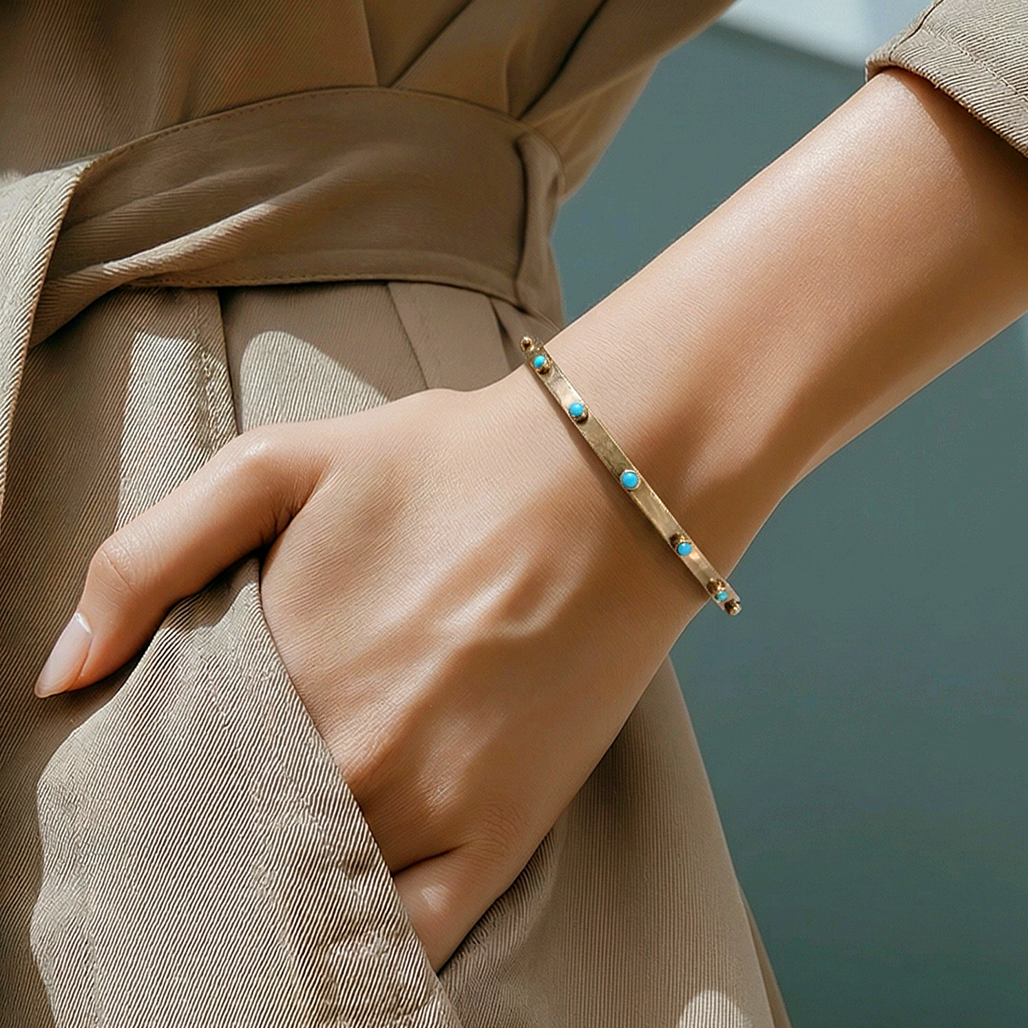 Fruze Taşlı Rose Altın Kaplamalı Kelepce Gümüş Bilezik