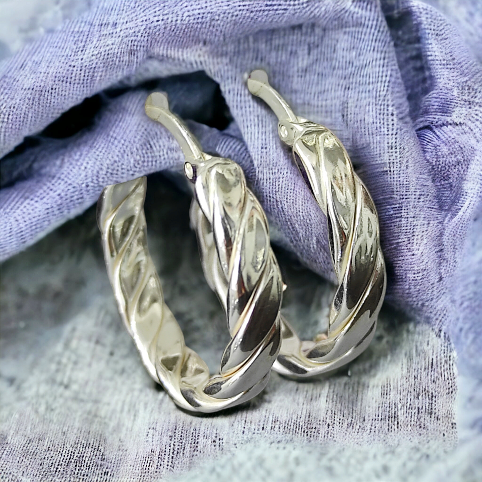 Yassı Burgu Model Gümüş Halka Küpe