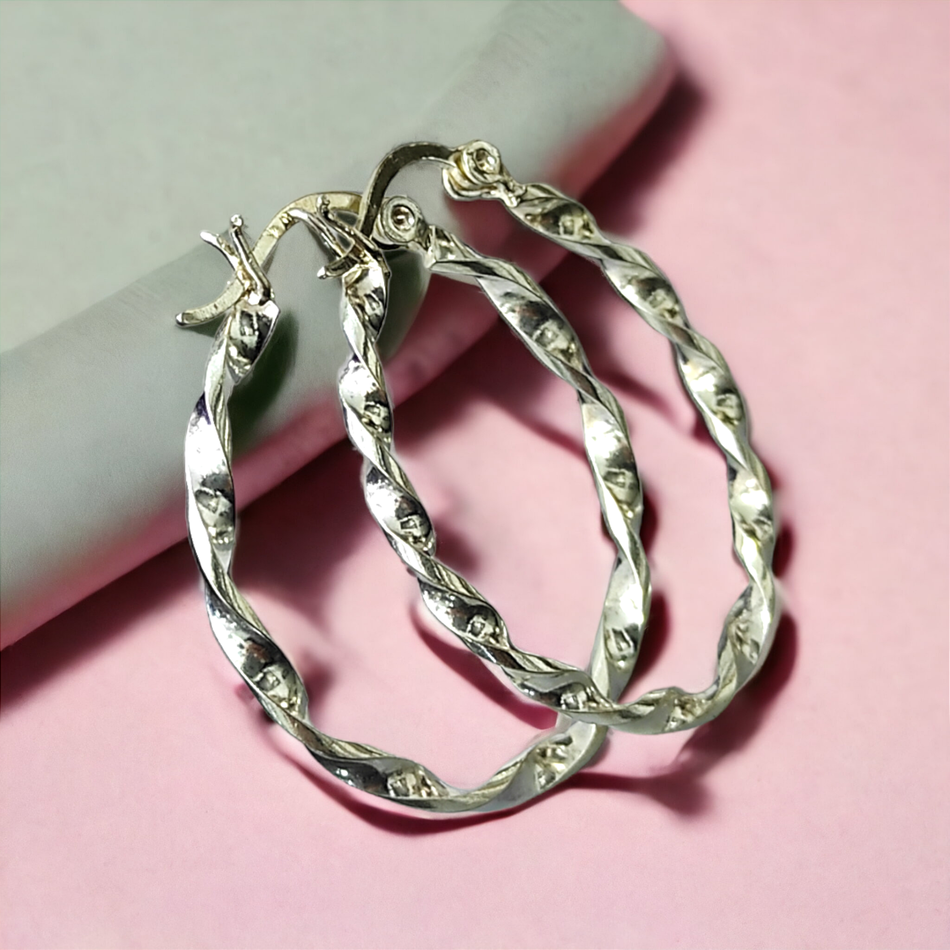 Burgu oval Model Gümüş Halka küpe