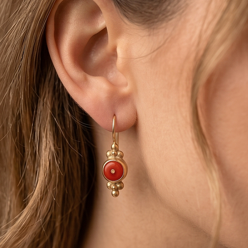 Mercan Taşlı Altın Kaplamalı Tasarım Gümüş Küpe