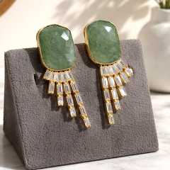 Turmalin Taşlı Altın Kaplamalı Tek Tasarım Gümüş Küpe