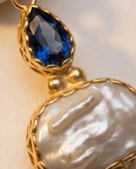 Safir ve Barok İncili Elişi Altın Kaplamalı Tasarım Gümüş Kolye