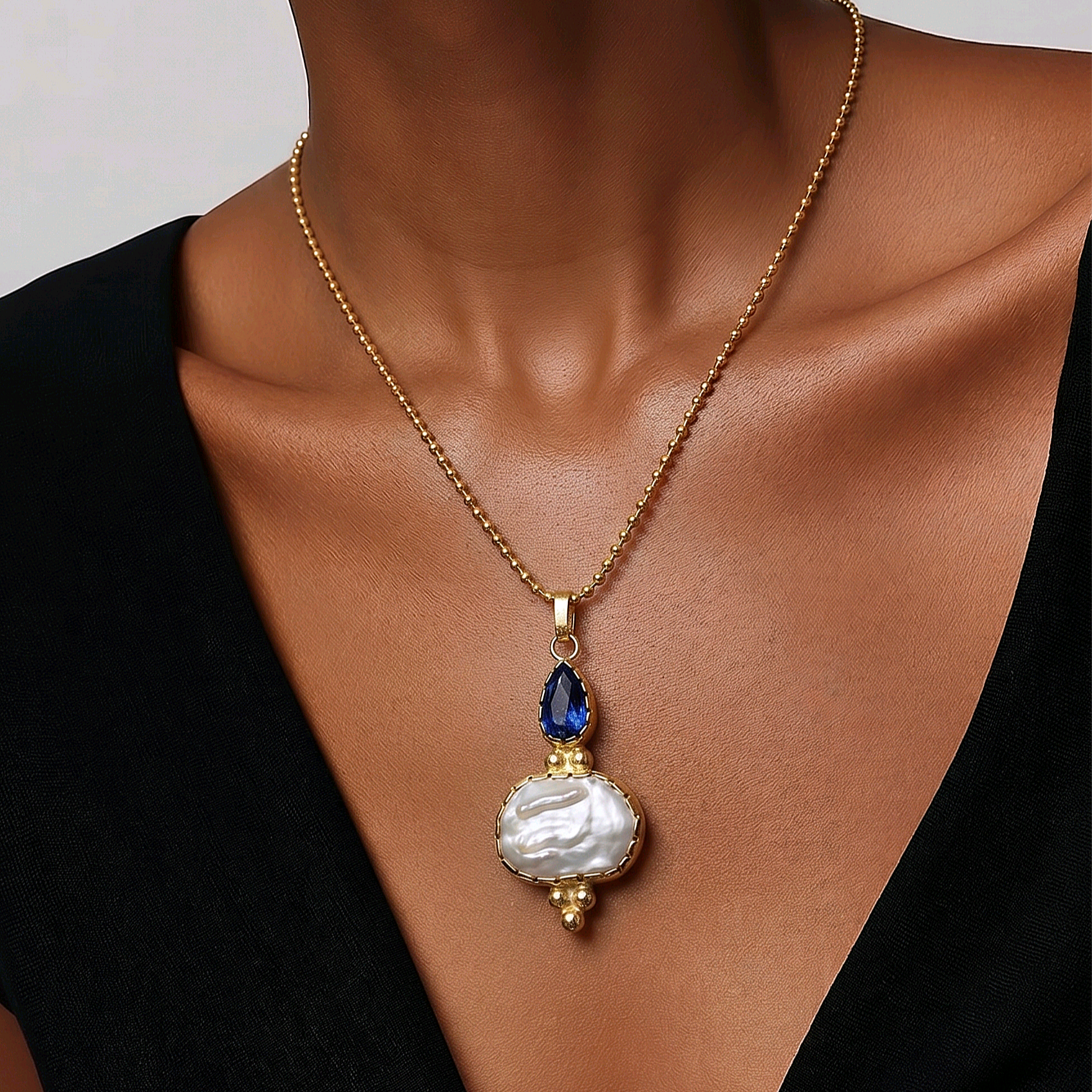 Safir ve Barok İncili Elişi Altın Kaplamalı Tasarım Gümüş Kolye