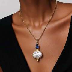 Safir ve Barok İncili Elişi Altın Kaplamalı Tasarım Gümüş Kolye