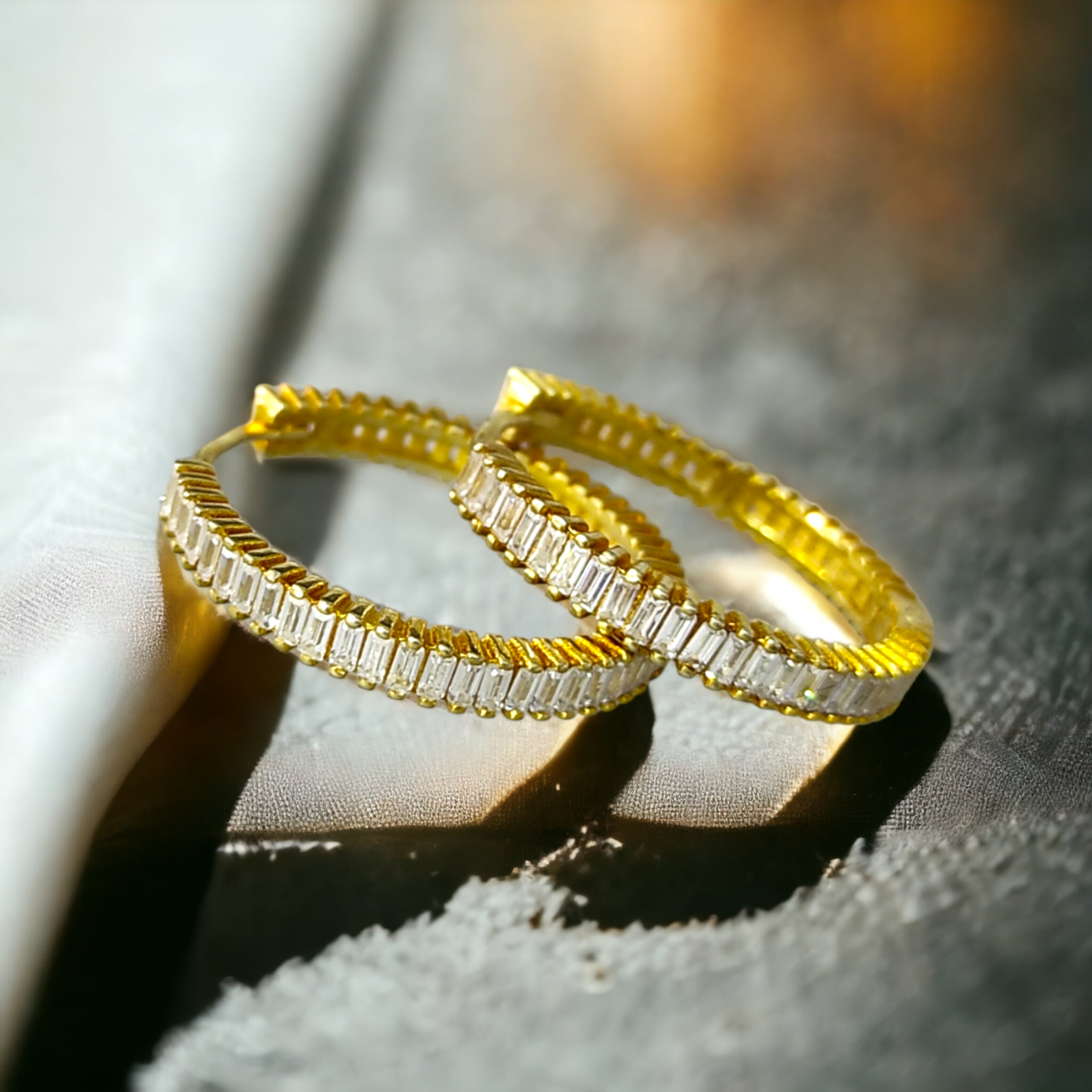 Bagety Taşlı Gold Gümüş Halka Küpe