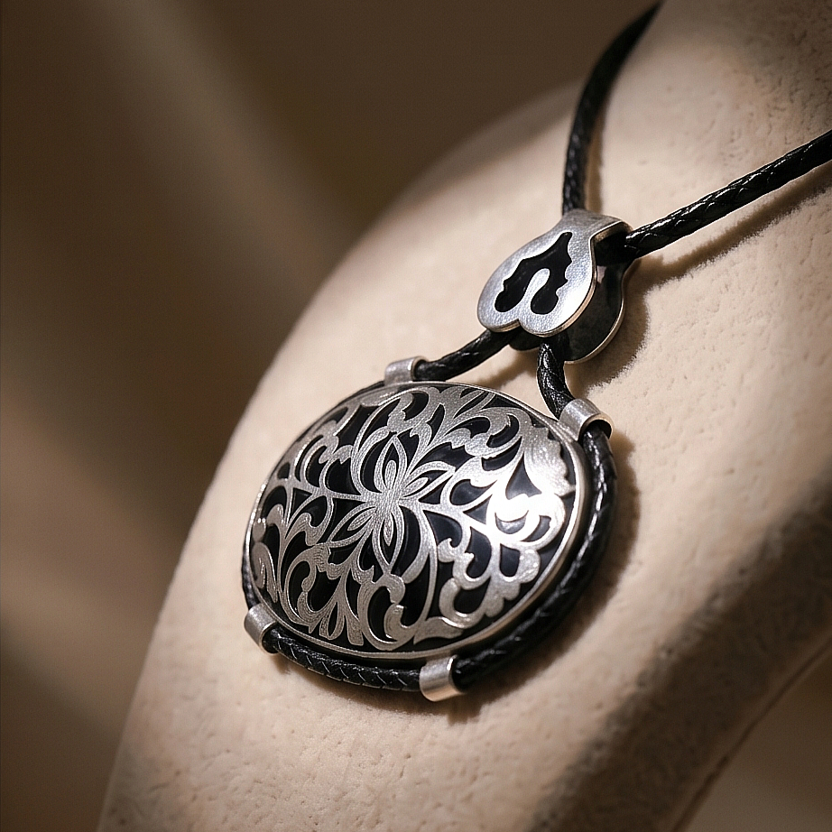 Oltu Taşlı Tek Tasarım Elişi Gümüş Kolye