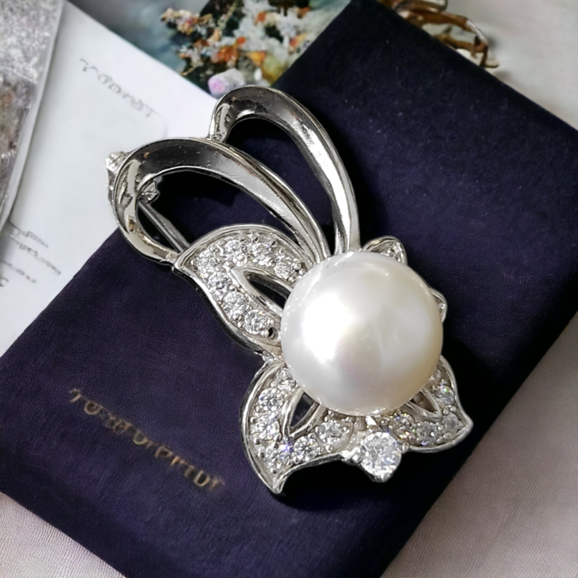 İnci Taşlı Altın Kaplamalı Gümüş Broş