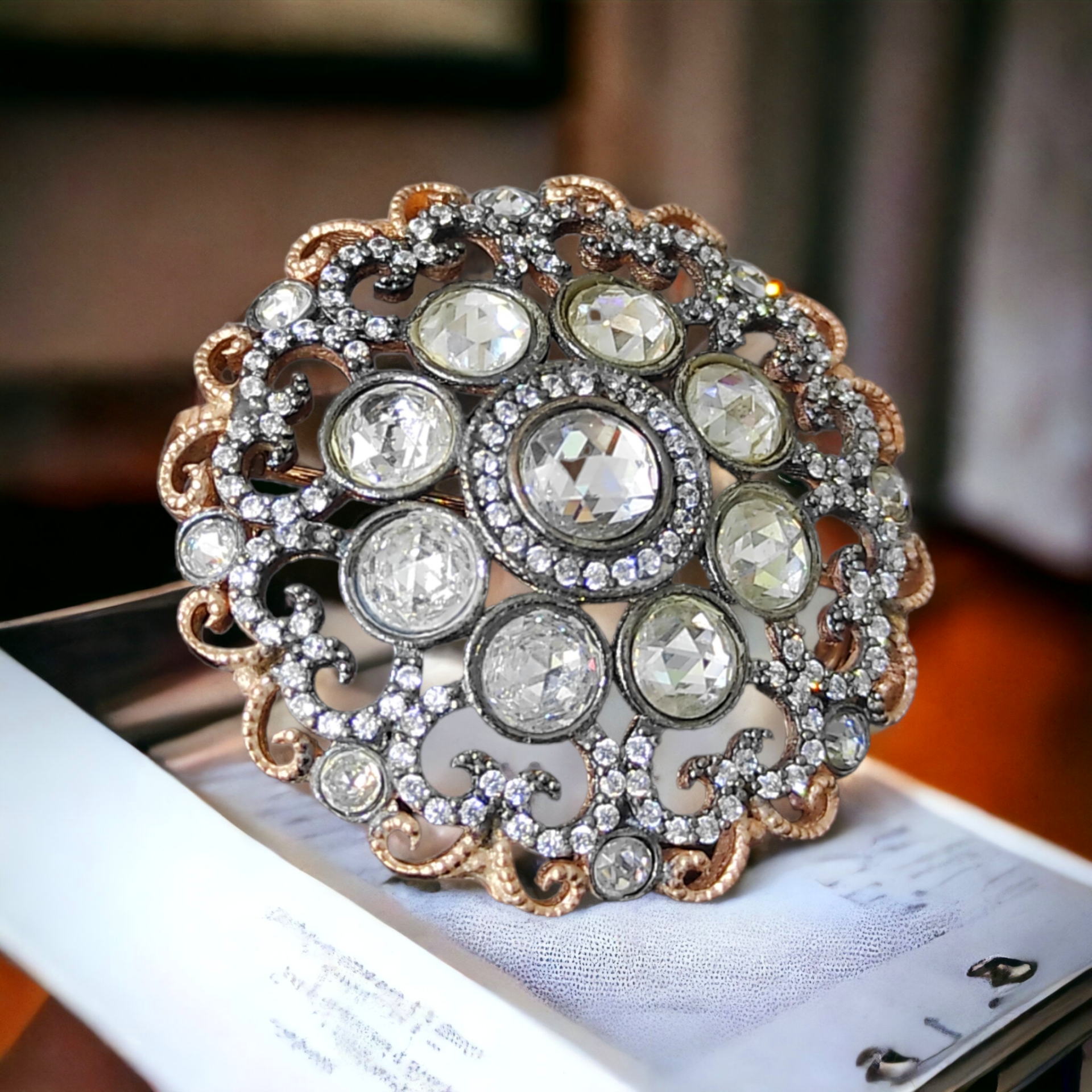 Elmas Monturlu Altın Kaplamalı Gümüş Broş