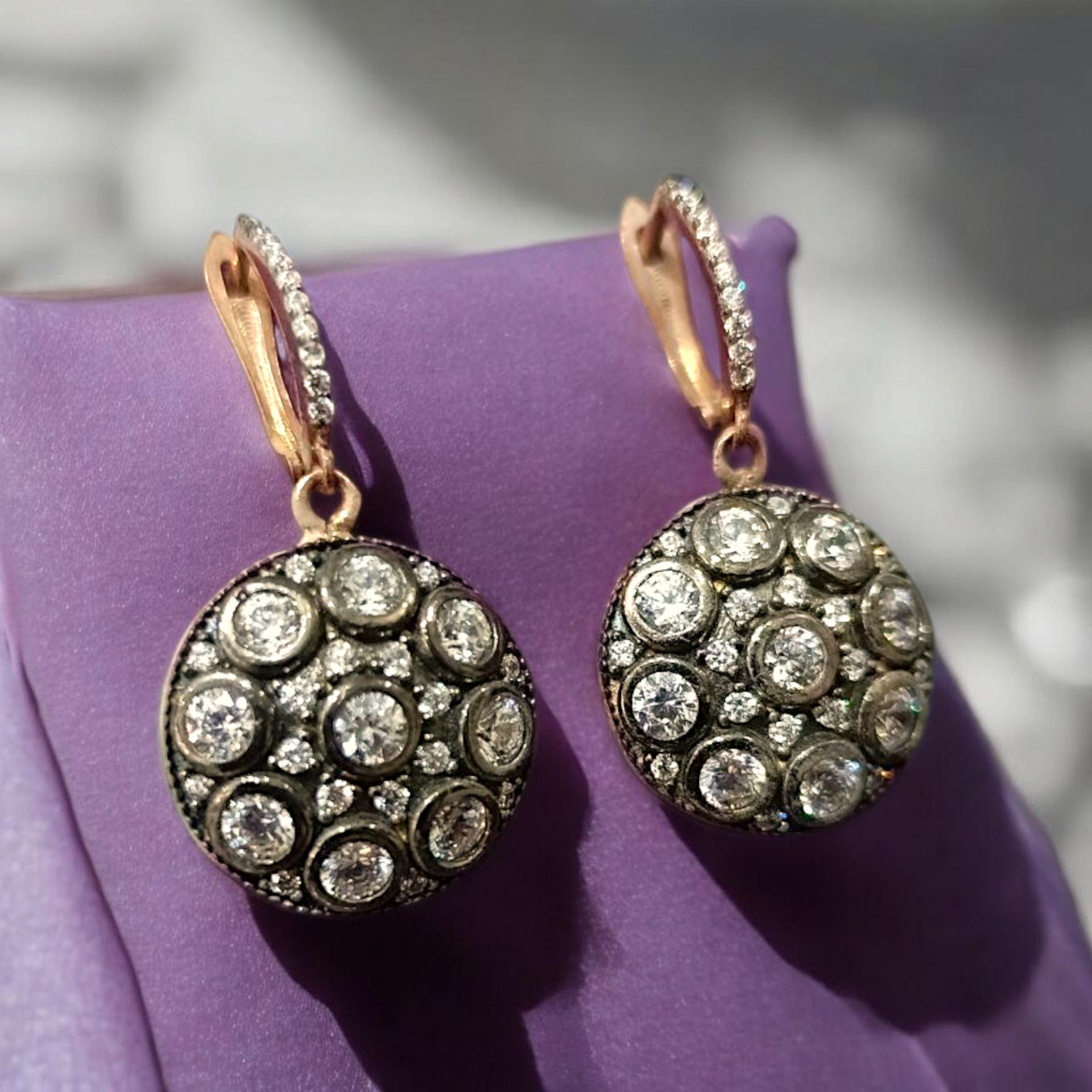 Elmas Monturlu Altın Kaplama Gümüş Küpe