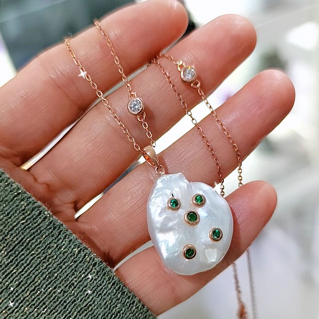 Barok inci , Zümrüt Taşlı Rose Tek Tasarım Gümüş Kolye