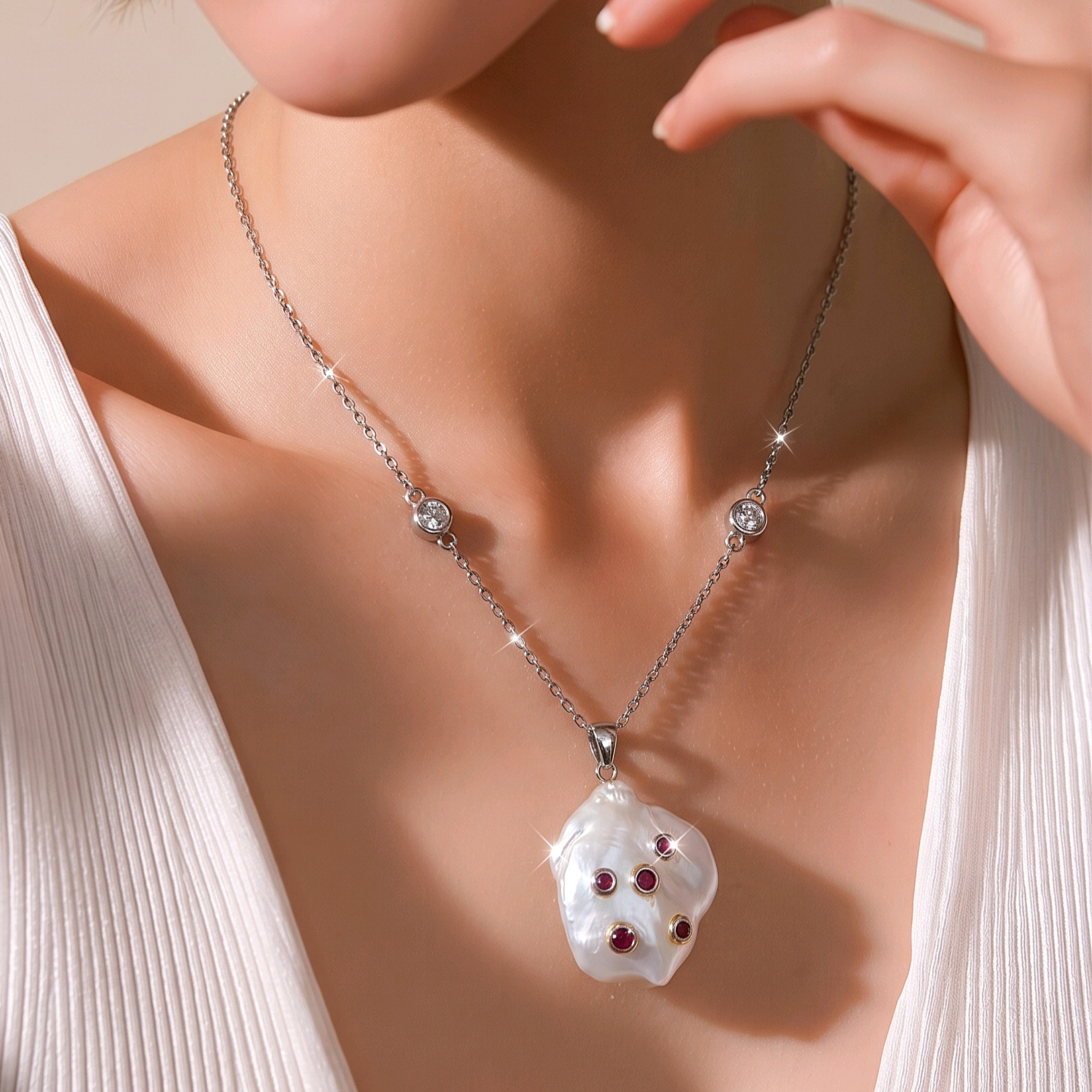 Barok İnci,Yakut Taşlı İthal Tek Tasarım Gümüş Kolye