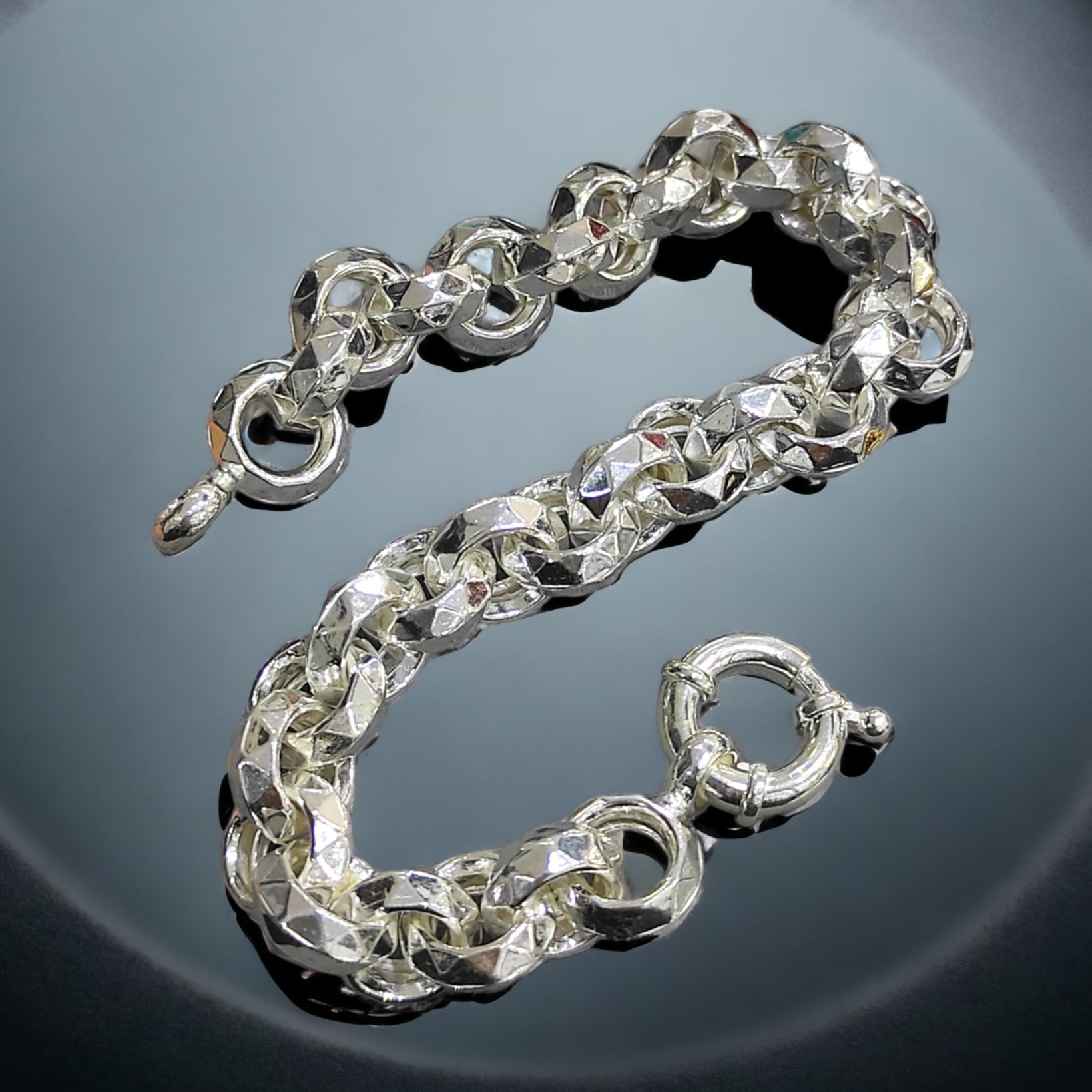 Halka Model Beyaz Altın Kaplamalı Gümüş Bileklik