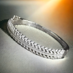 Swarovski Taşlı, pırlanta işçiliği Gümüş Bilezik