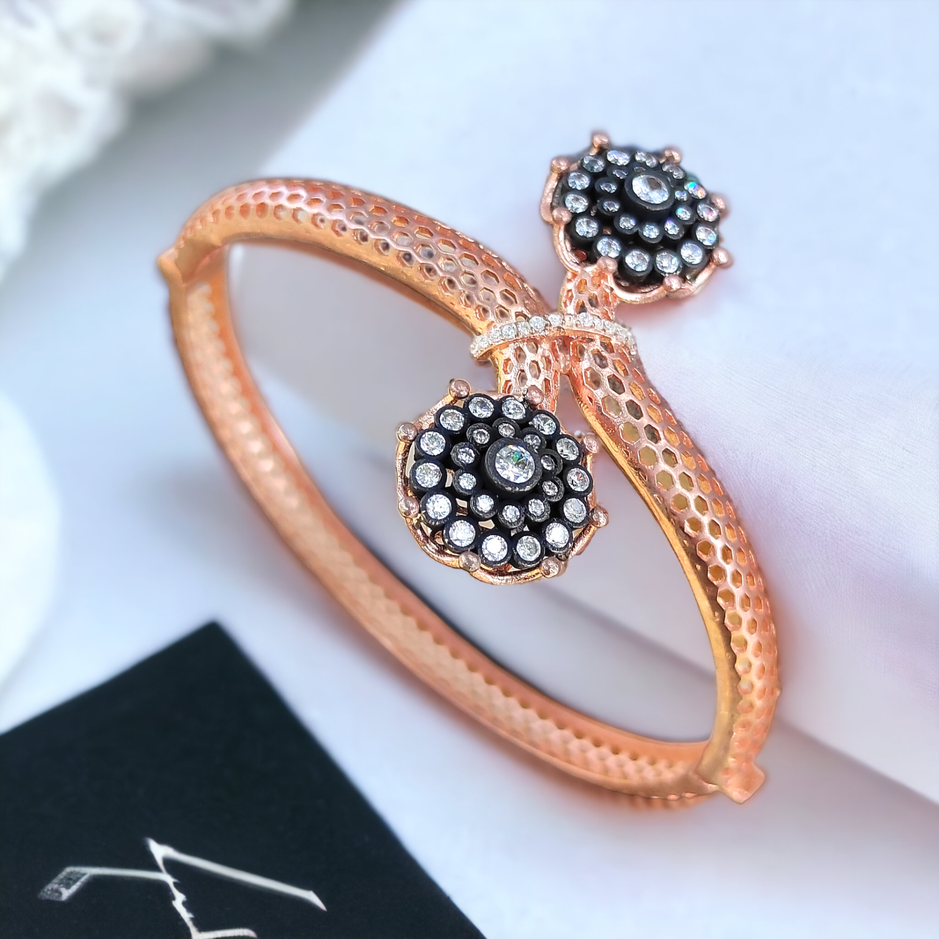 Elmas Montur, Gümüş üzeri Altın kaplamalı Bilezik