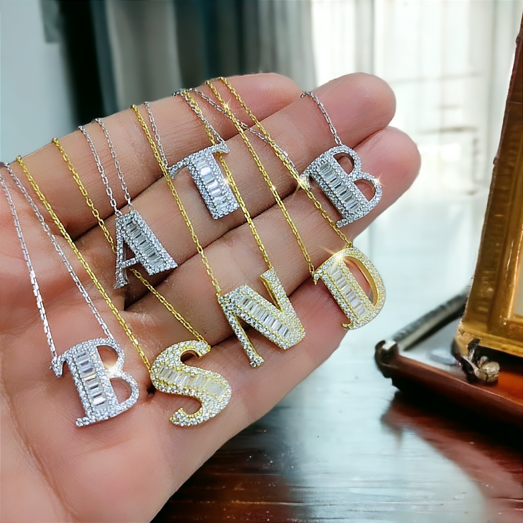 Bagety Taşlı İthal Altın kaplamalı Gümüş Harf Kolye