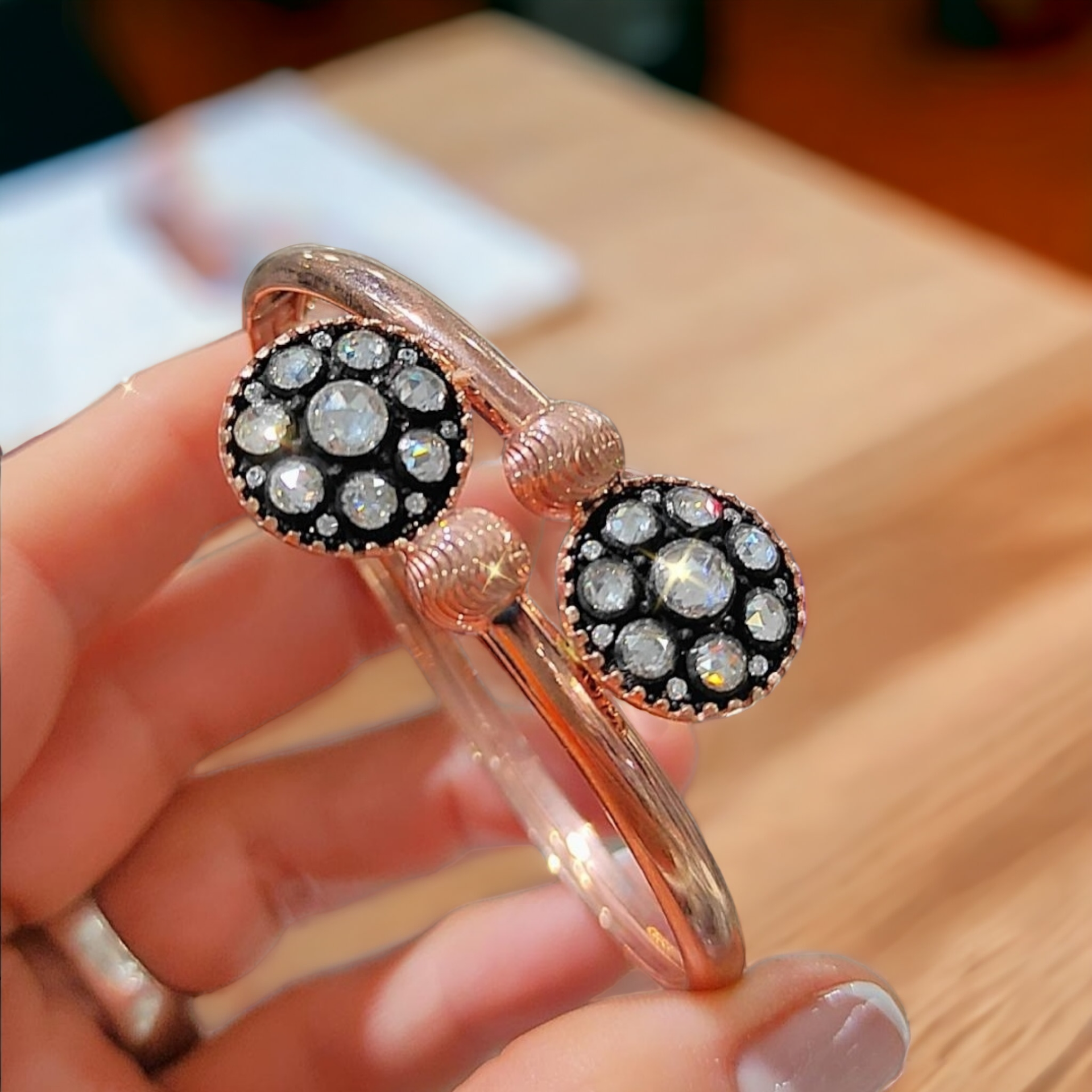 Elmas Montur, Altın kaplamalı Gümüş Bilezik